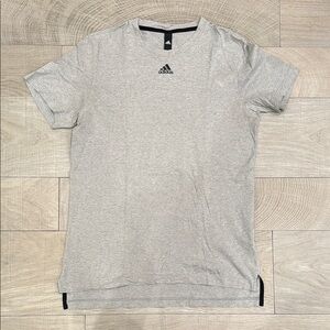 Adidas Men's Gray T-Shirt